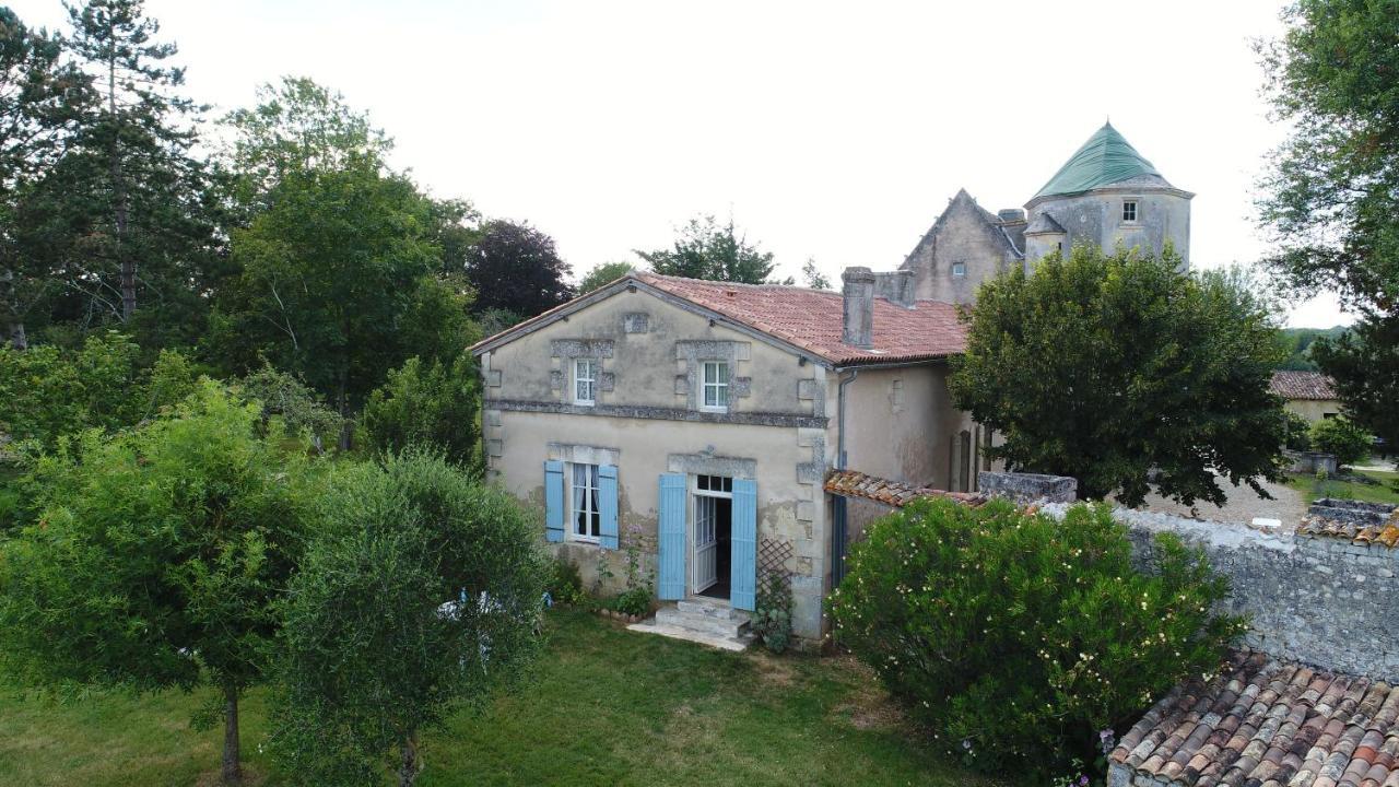 Gite Du Chateau De Pernan Avy Exterior foto