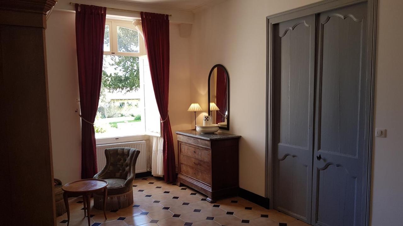 Gite Du Chateau De Pernan Avy Exterior foto