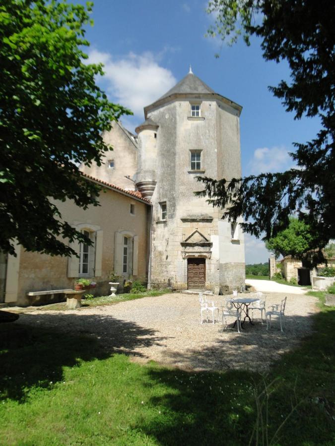 Gite Du Chateau De Pernan Avy Exterior foto